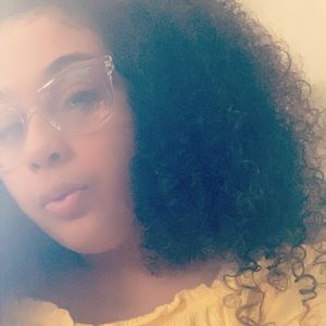 Meet your Posher, Luisa